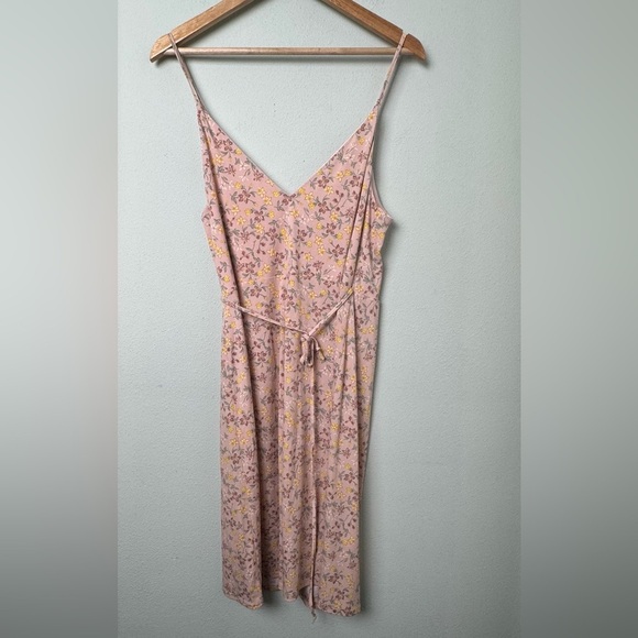 NWT BCBGeneration Surplice Wrap Dress Allover Floral in Rose Smoke Size Medium - Picture 11 of 16